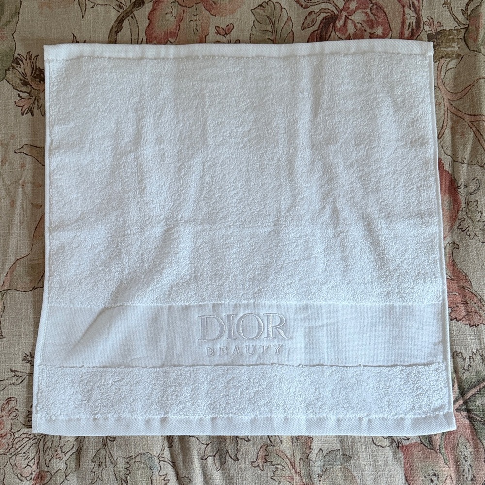 Dior Beauty White Face/Wash Cloth Towel